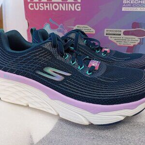 Skechers Women's Max Cushioning Elite Size 6.5